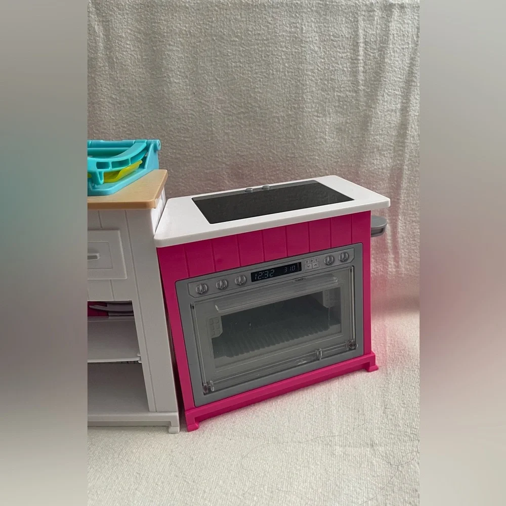 Gently Used Barbie 3 Piece Ultimate Kitchen, Needs Batteries - Picture 6 of 10